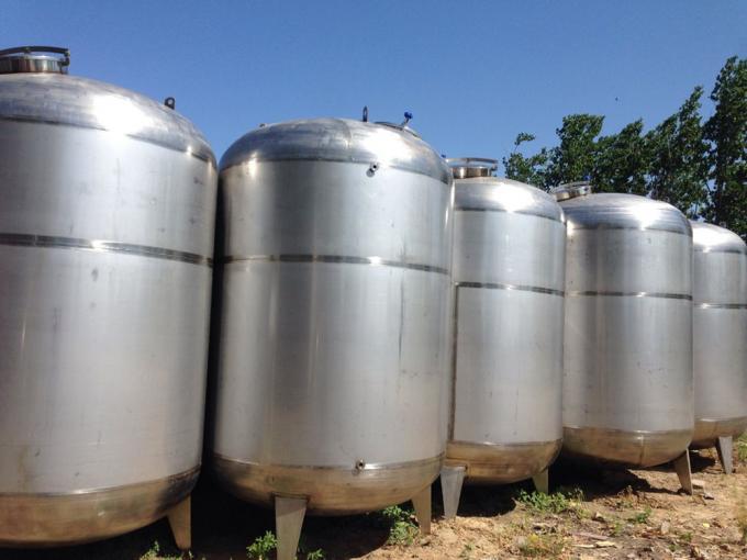 Стена танка молока нержавеющей стали смешивая закрытая кожухом для индустрии напитка